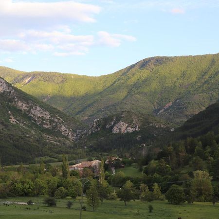 Gite En Haute Provence Montfroc 外观 照片